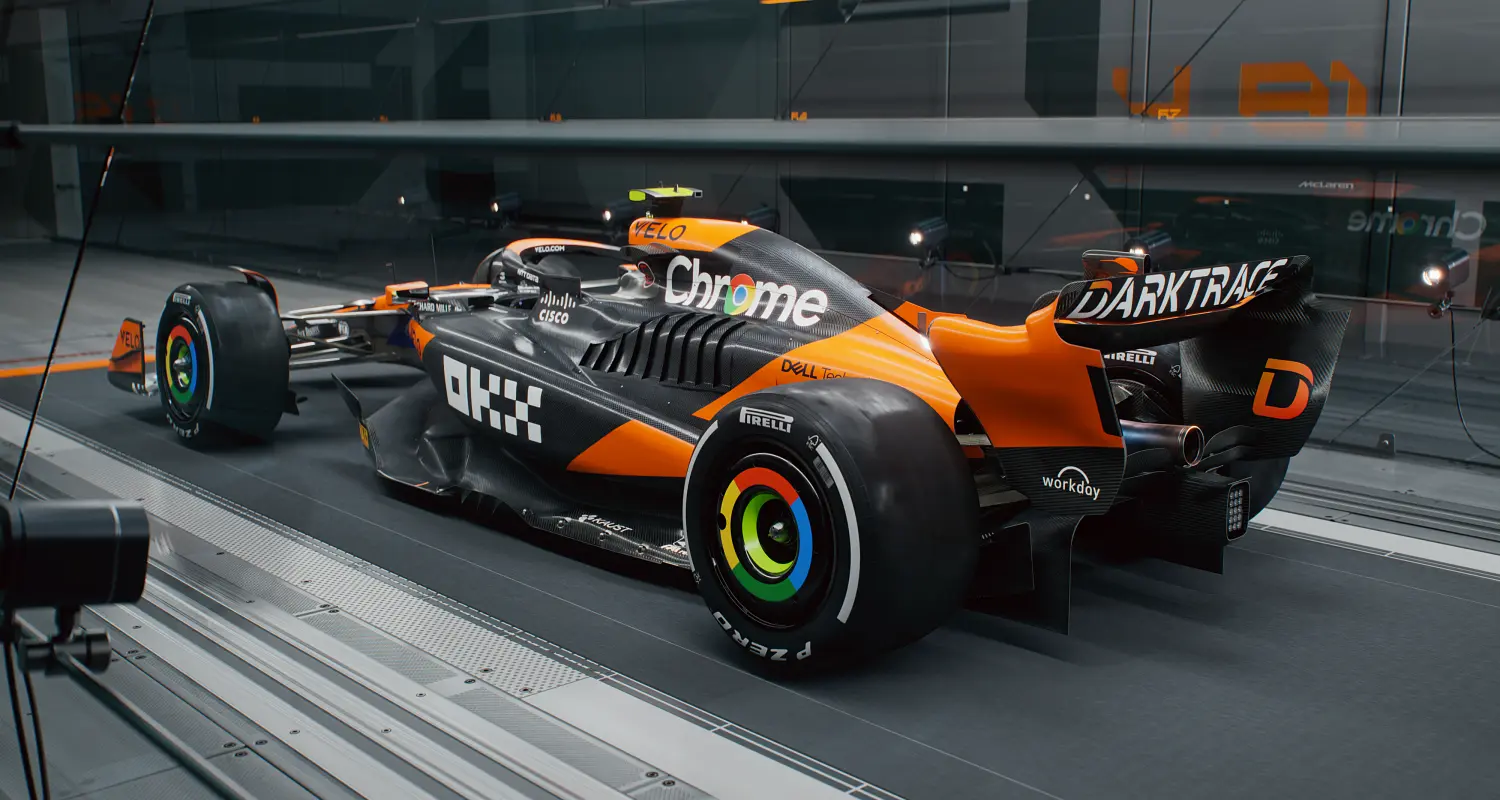 Malowanie McLarena MCL38 na sezon 2024 / © McLaren F1