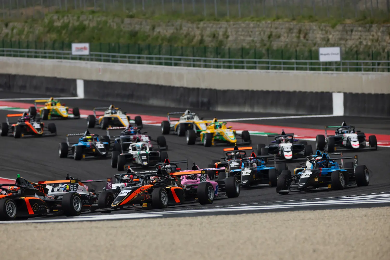 Wyścig Włoskiej Formuły 4 na torze Mugello / © Media4Racing